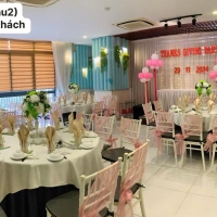 Phòng Vip 3 ( lầu 2) 30-40 khách